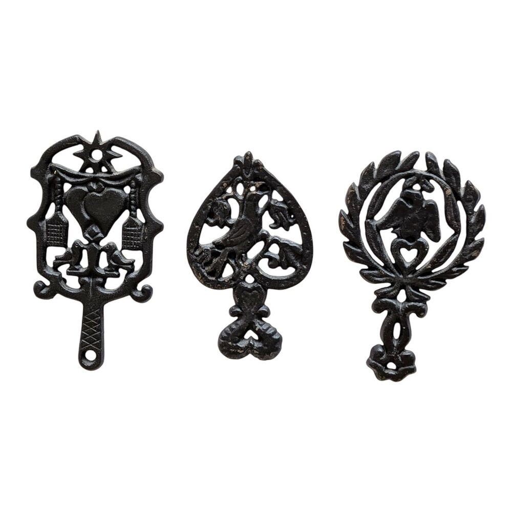 Vintage Wilton Mini Cast Iron Trivet Set of 3 Black Farmhouse Kitchen Wall Decor